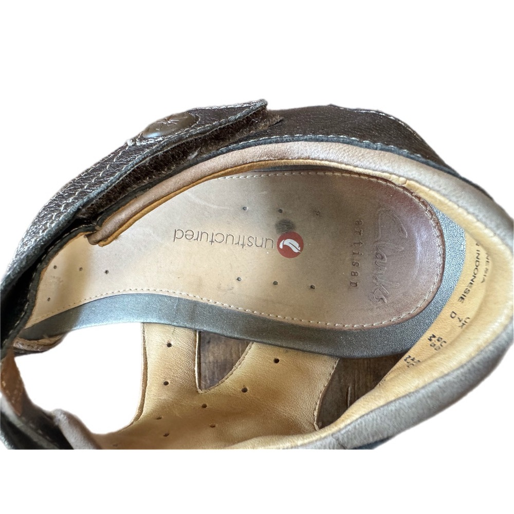 Clarks Unstructured Sandals Women 9.5 Pewter Metallic Leather Excellent 26105777 - Picture 9 of 11